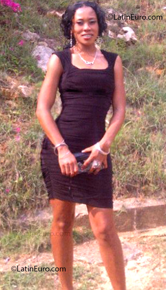 Date this georgeous Jamaica girl Deniese from May Pen JM949