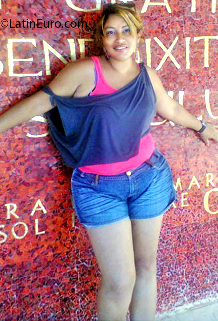 Date this tall Dominican Republic girl Lia from Puerto Plata DO14158