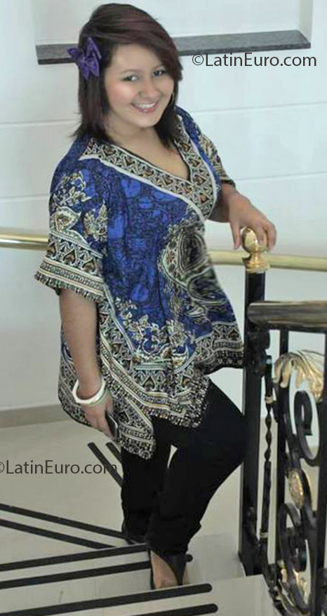 Date this gorgeous Colombia girl Xilena from Bogota CO12020