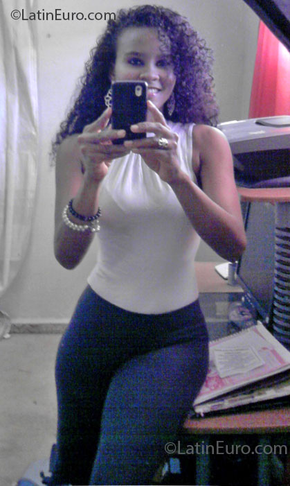 Date this young Dominican Republic girl Mariela from Santo Domingo DO14259