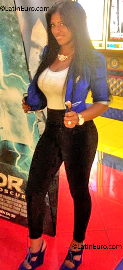 Date this nice looking Dominican Republic girl Cindy from Santo Domingo DO14281