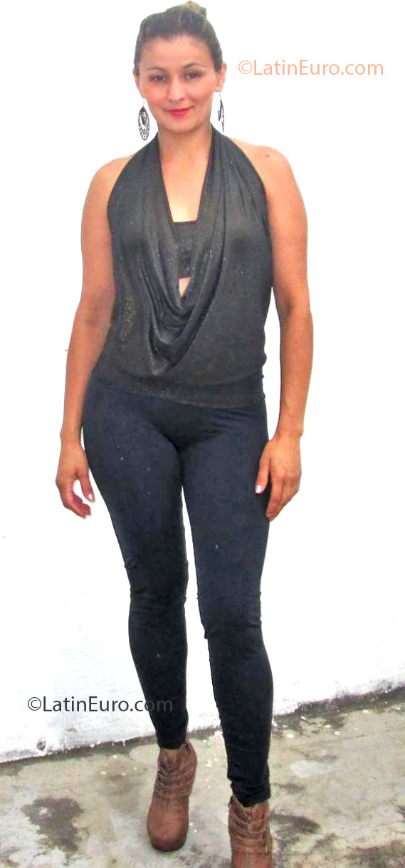 Date this cute Colombia girl Natalia from Bucaramanga CO12055