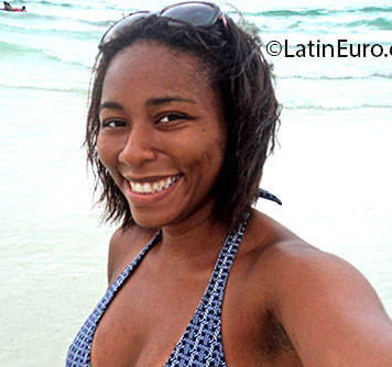 Date this voluptuous Brazil girl Aline from Rio de Janeiro BR7439