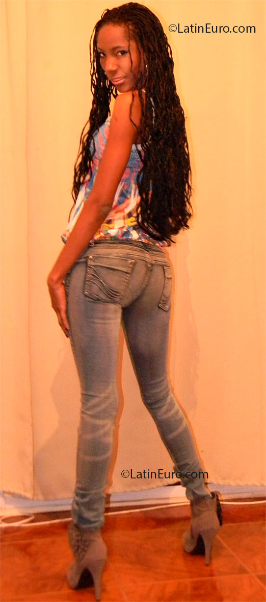 Date this stunning Colombia girl Julieth from Medellin CO12085