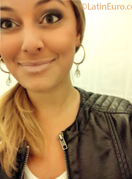 Date this gorgeous Brazil girl Claudia from Indaiatuba BR7469