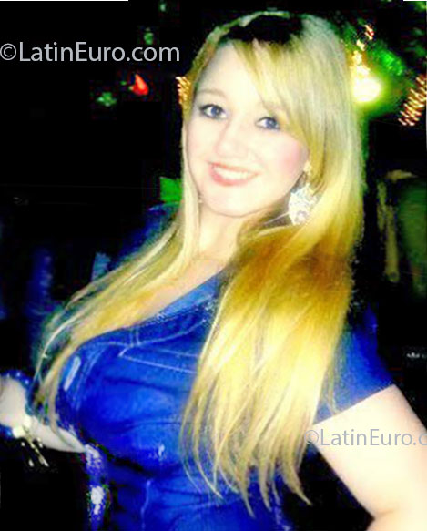 Date this beautiful Brazil girl Ana from Tres Lagoas BR7476