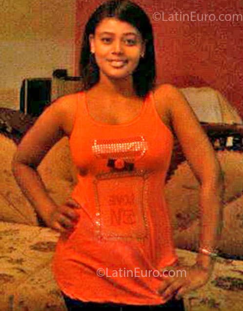 Date this good-looking Dominican Republic girl Argelia from Santo Domingo DO14393