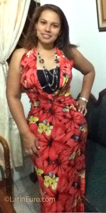 Date this voluptuous Colombia girl Yessica from Cali CO12203