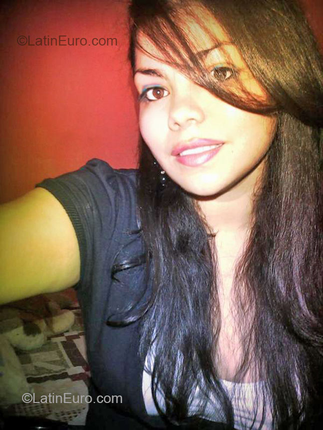 Date this cute Honduras girl Lesly from San Pedro Sula HN1242