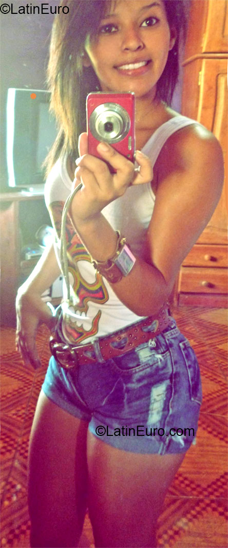 Date this delightful Brazil girl Taisa from Belem BR7556