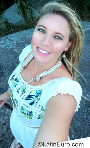 Date this lovely Brazil girl Thalita from Pinhais BR7568