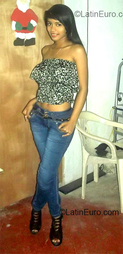 Date this hot Colombia girl Sheili from Cartagena CO12440