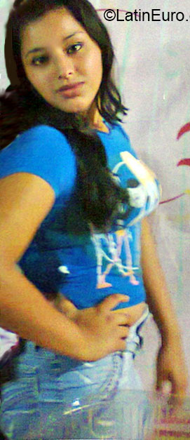 Date this gorgeous Brazil girl Thais from Porto Xavier BR7581