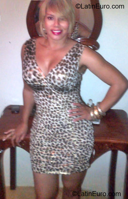Date this pretty Dominican Republic girl Jamiry from Santo Domingo DO14997