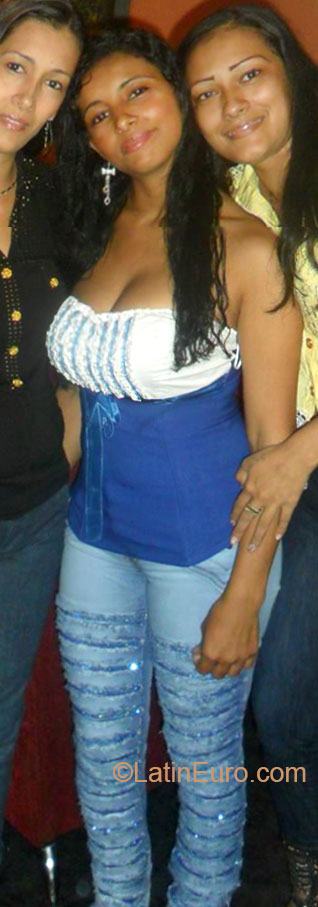 Date this attractive Colombia girl Jhoana from Zarzal CO12515