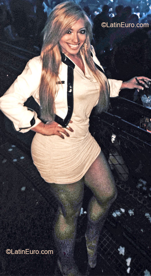 Date this nice looking Brazil girl Celia from Sao Paulo BR7624