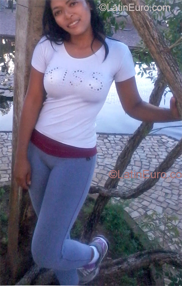 Date this beautiful Brazil girl Rosilene from Belo Horizonte BR7646