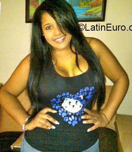 Date this foxy Colombia girl Yiliana from Cali CO12567