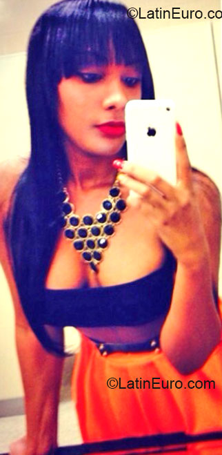 Date this young Dominican Republic girl Michell from Santo Domingo DO15186