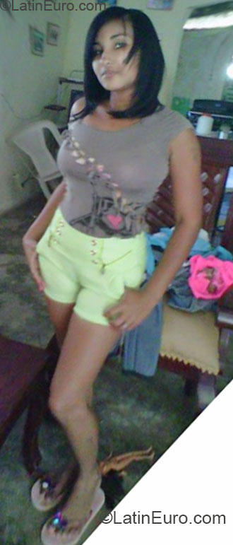 Date this passionate Dominican Republic girl Gleni from Monte Cristi DO15202