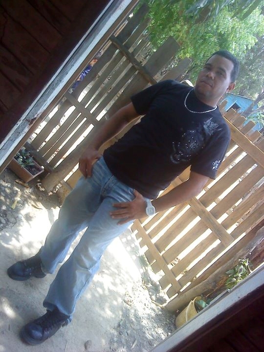 Date this charming Dominican Republic man Carlos jose nue from Mao DO15248