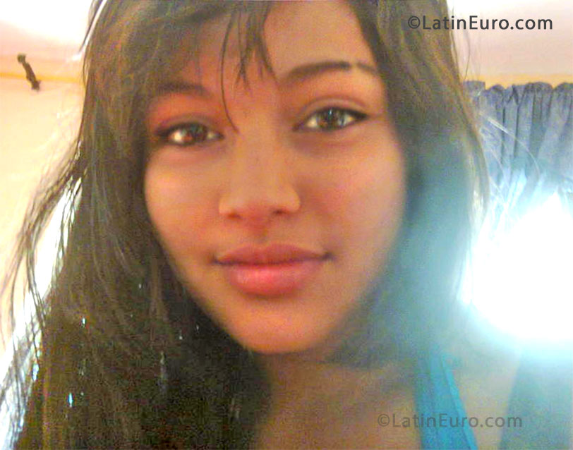 Date this charming Colombia girl Aylin from Cali CO12729