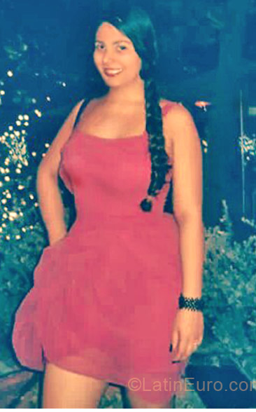 Date this foxy Colombia girl Sara from Cartagena CO12880