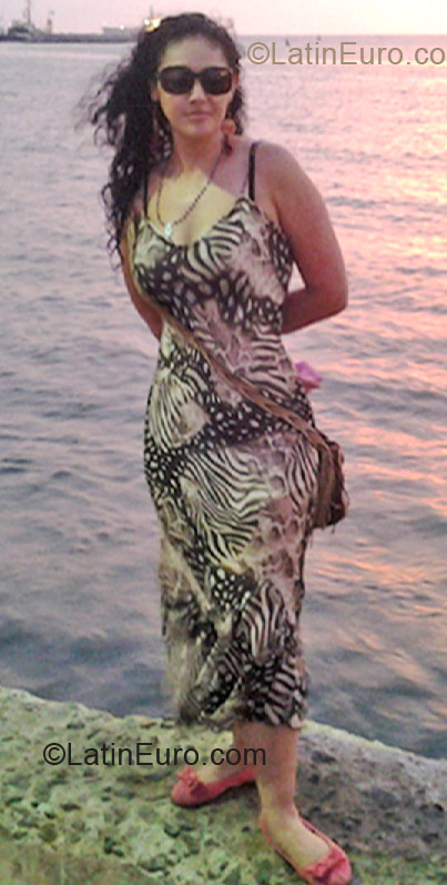 Date this pretty Colombia girl Yamile from Bogota CO12885