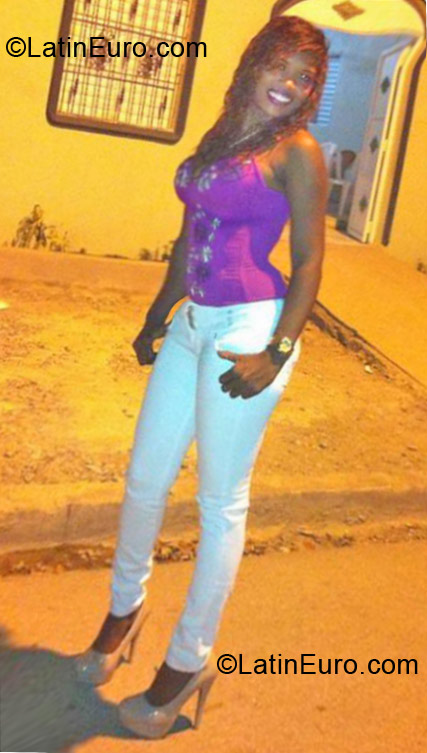 Date this sensual Dominican Republic girl Ross from Santo Domingo DO15621