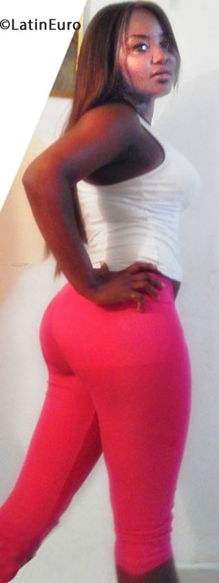 Date this sultry Colombia girl Yessica from Cali CO17875