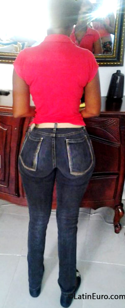 Date this tall Dominican Republic girl Karolina from Santiago DO15735