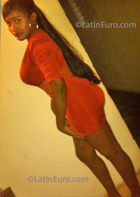 Date this stunning Dominican Republic girl Evelin from santo domingo DO15754