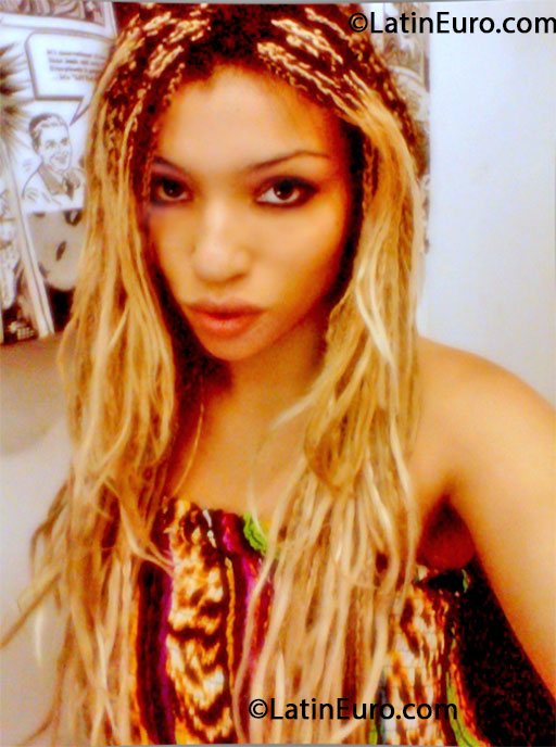 Date this delightful Brazil girl Ana from Juiz De Fora BR7791