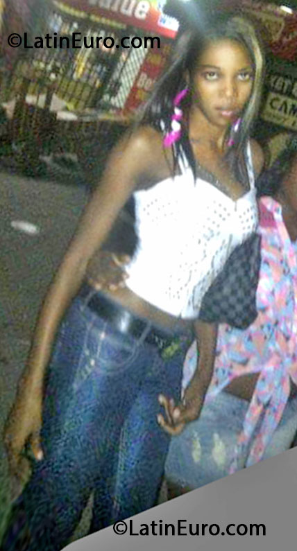Date this sensual Jamaica girl Llecre from Kingston JM1170