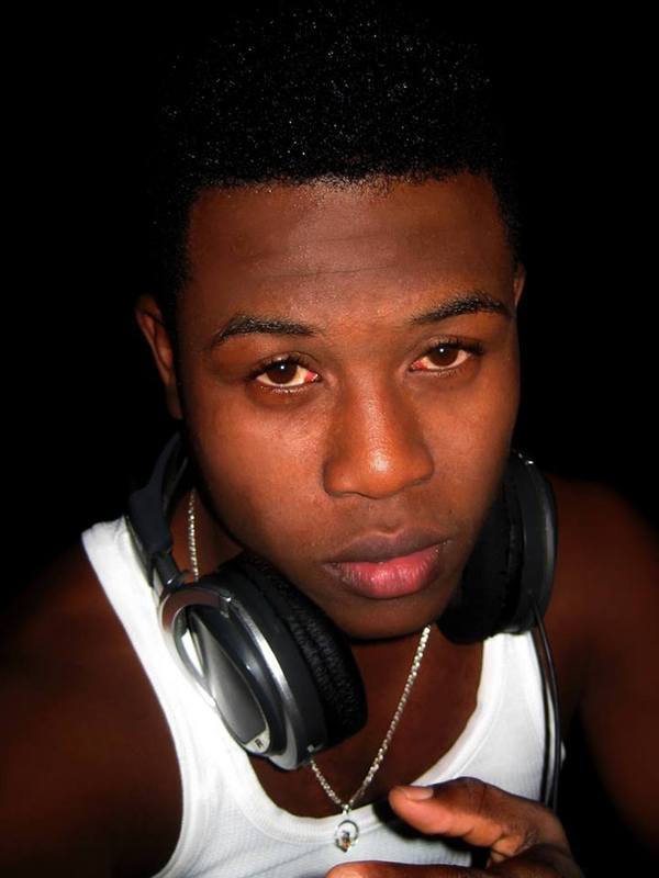 Date this young Dominican Republic man Kender from Santo Domingo DO15786