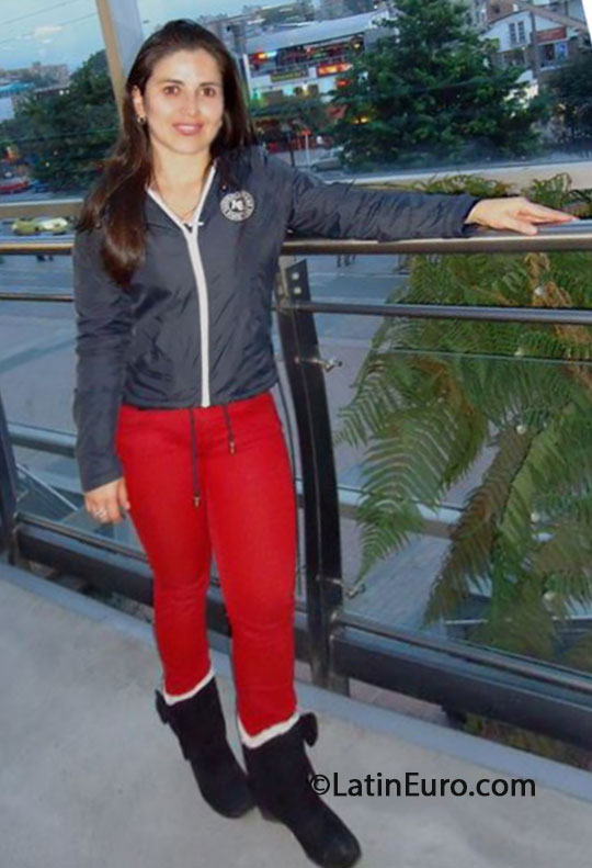 Date this delightful Colombia girl JOHANA from Bogota CO13044
