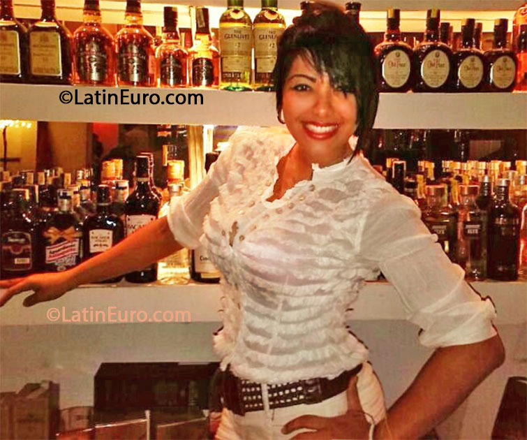 Date this fun Colombia girl Carolina from Barranquilla CO13056