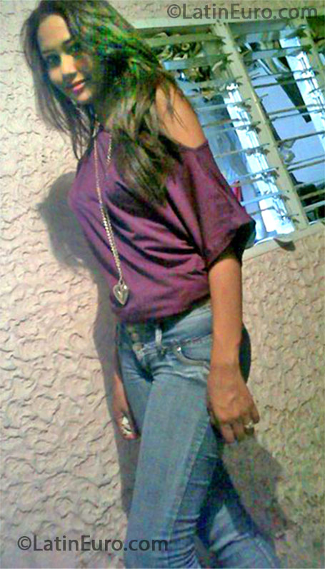 Date this good-looking Colombia girl Yhaji from Maicao CO13211