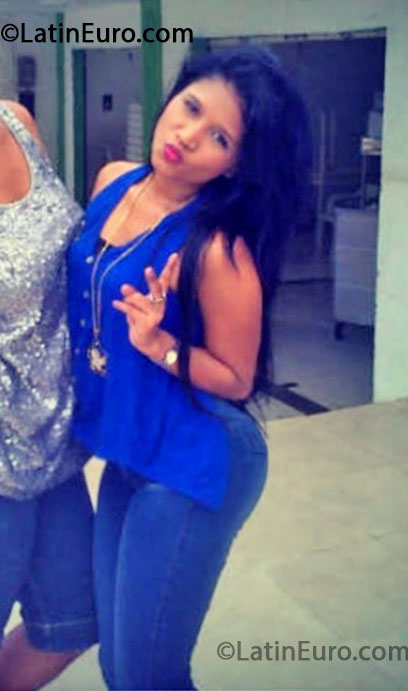 Date this happy Colombia girl Yeimis from Barranquilla CO13231