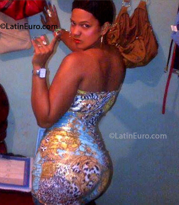 Date this georgeous Dominican Republic girl Yasmin from Santo Domingo DO16201