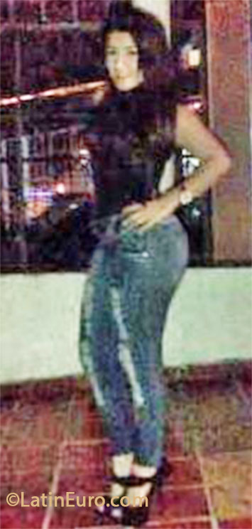 Date this sensual Colombia girl Yuli from Bucaramanga CO13274
