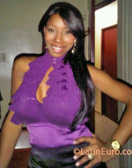Date this hot Dominican Republic girl Verenice from Santo Domingo DO23657