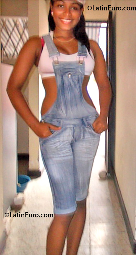 Date this young Colombia girl Melba from Cali CO17353