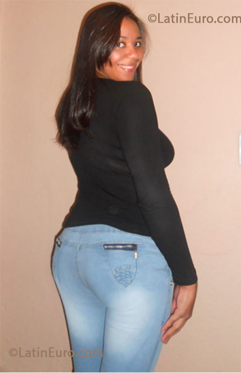 Date this passionate Brazil girl Leandra from Belo Horizonte BR7907
