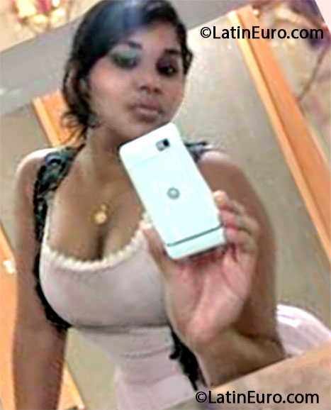 Date this foxy Brazil girl Daniela from Belem BR7927