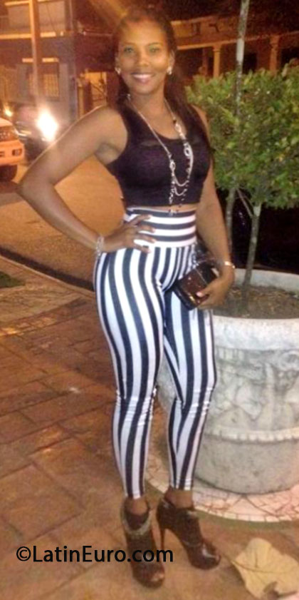 Date this charming Dominican Republic girl Carolina from Hato Mayor DO16407
