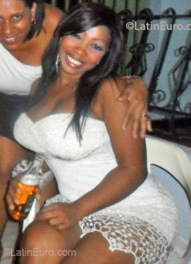 Date this voluptuous Colombia girl Maria from Barranquilla CO13385