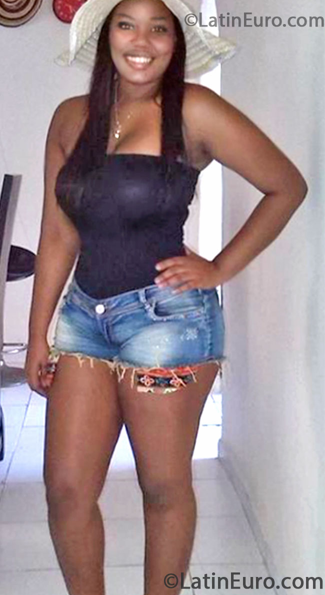 Date this passionate Colombia girl Shaskya from Barranquilla CO13428
