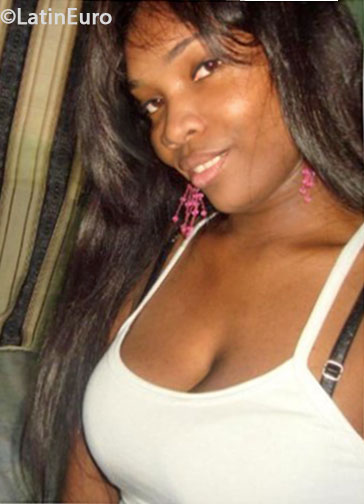 Date this sensual Colombia girl Yaneth from Medellin CO13476