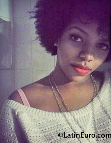 Date this voluptuous Brazil girl Daiana from Rio De Janeiro BR7960